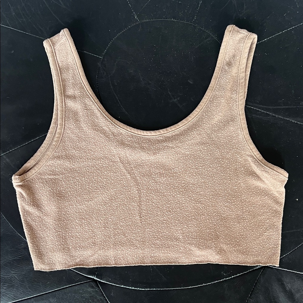 ALO Yoga Tan Crop Top
